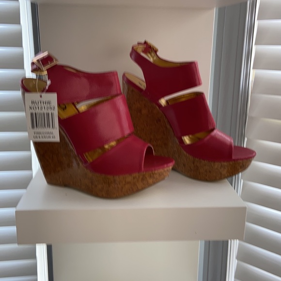 Cashmere - Picture 3 of 5